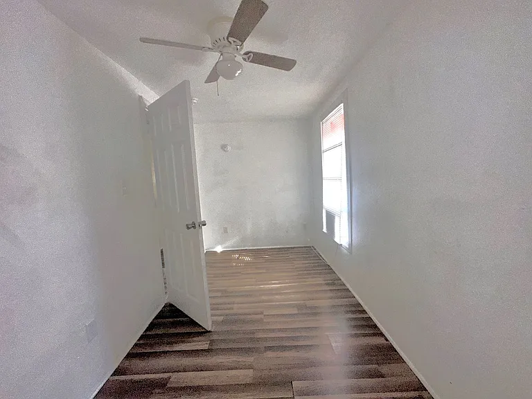 604 W Avenue I #A — Photo 10