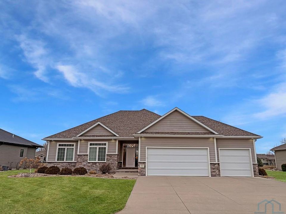 1st image of 565 E Pinehurst Trl