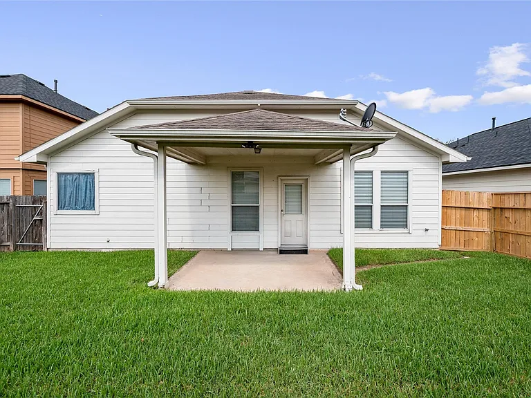 21314 Bella Flora Ct — Photo 19