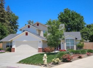 1396 W Sequoia Cir, Reedley, CA 93654