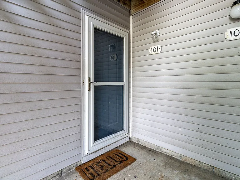 411 Sea Pointe Ct #101 — Photo 4