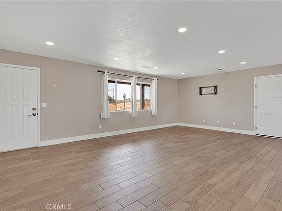4th image of 18738 Lemon St
