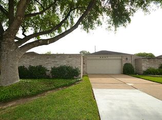 3847 Vineyard Dr, Houston, TX 77082