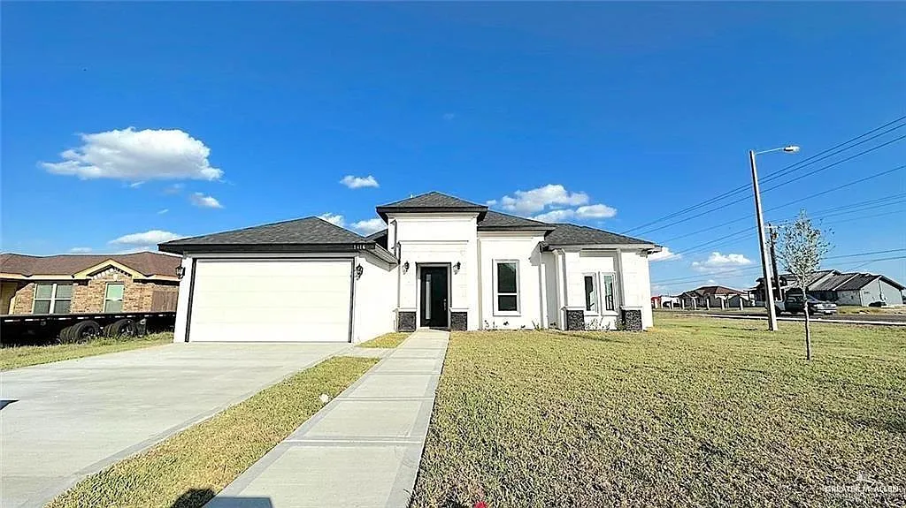 3 bed, 2.0 bath, 1634 sqft, $2,400 — Photo 1