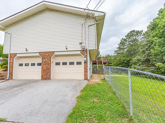 4th image of 633 Brownwood Cir