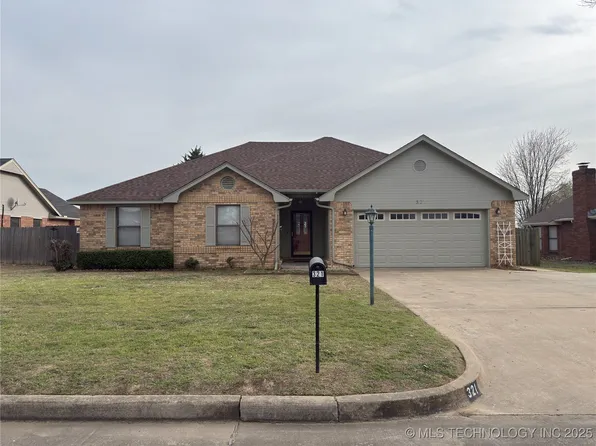 321 Heritage Dr, Fort Gibson, OK 74434