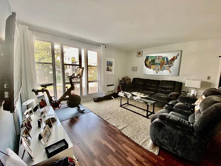 1730 Glendon Ave #7 — Photo 4