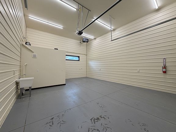 4th image of 112 W Burbank Ave #101