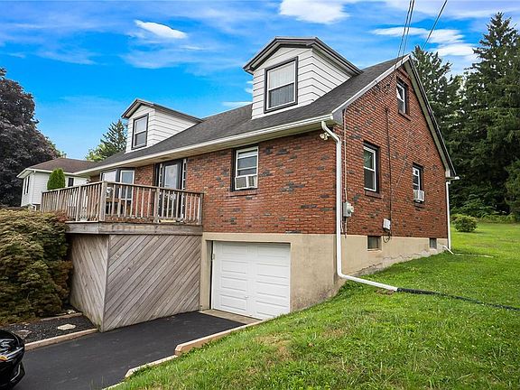 2nd image of 2030 Hillcrest Dr