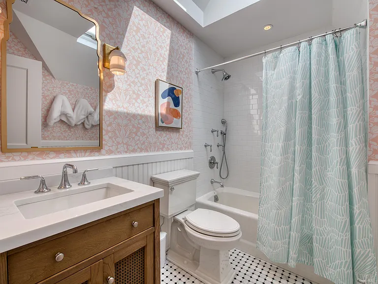 13 Ludlow Grn — Photo 17