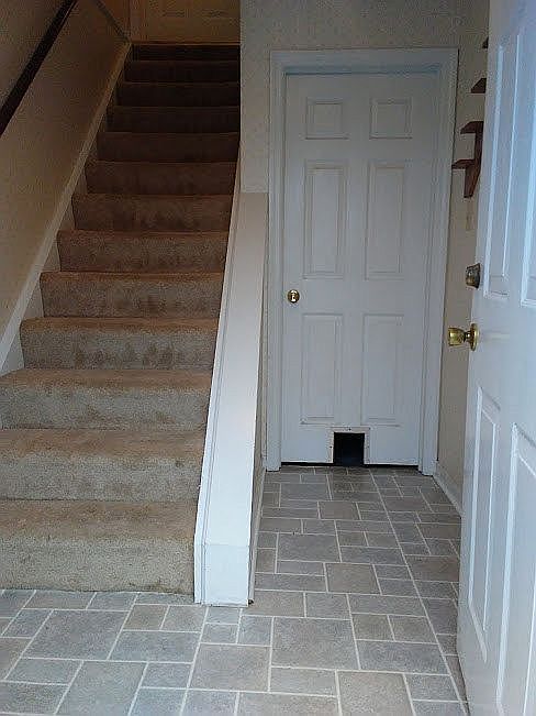 Entrance laundry room/garage