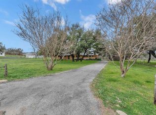113 Live Oak Dr, Kingsland, TX 78643