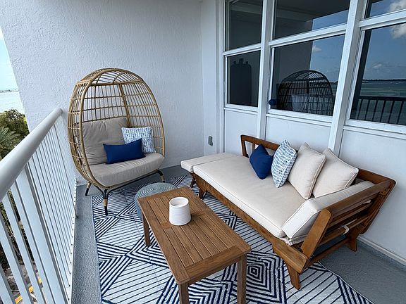 3rd image of 1420 Brickell Bay Dr APT 702