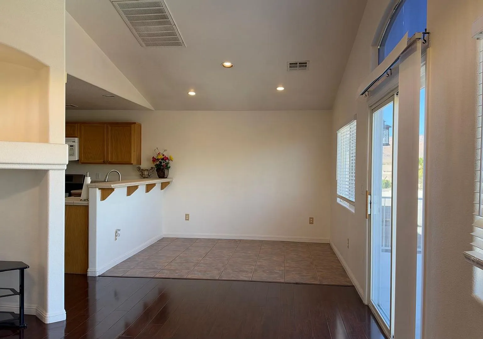 2 Bedroom Home with Private Pool, Include some Utilities — Photo 3
