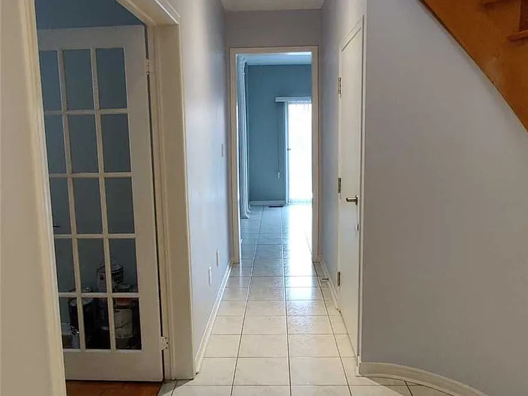 673 Bristol Rd W — Photo 1