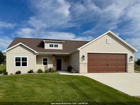 N1737 Red Cardinal Dr, Greenville, WI 54942