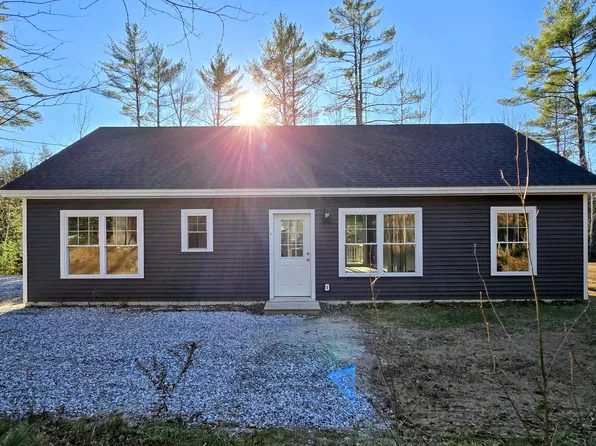 976 Park Street, Paris, ME 04281