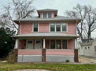 816 N Washington St #2, Naperville, IL 60563