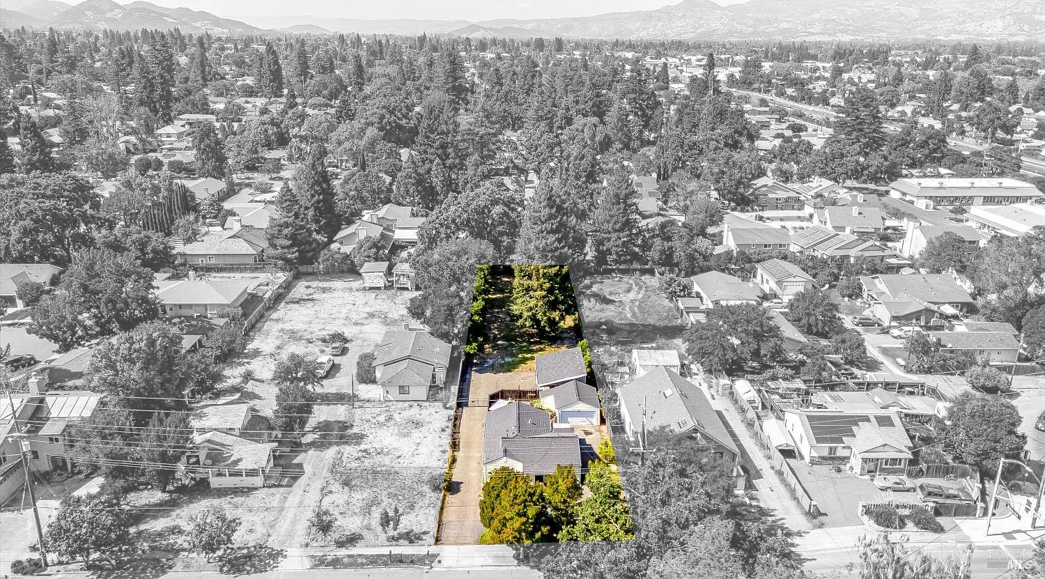 2030 W Lincoln Avenue - 2bd/2ba, 1,183 sqft - in Napa, CA