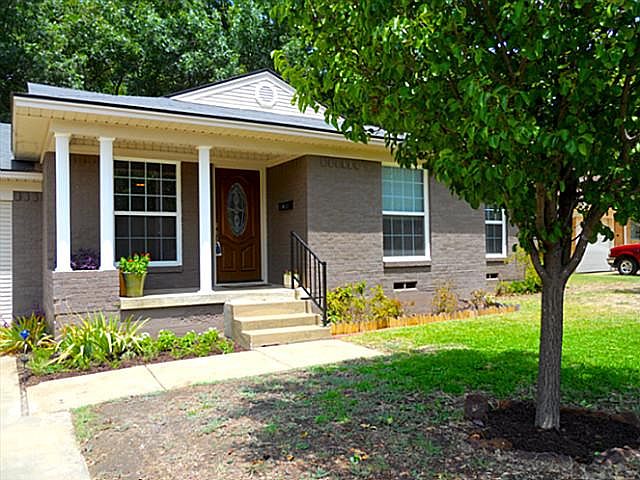 1st image of 618 Lockwood Dr