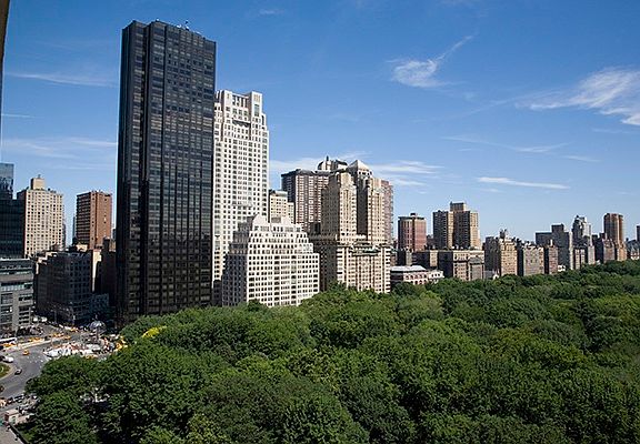 4th image of 200 Central Park S APT 14C