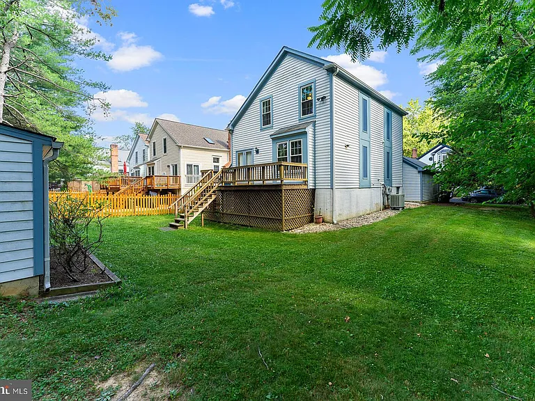 8415 Hollis Ln — Photo 6