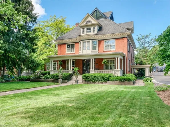 18 Brant Rd N, Cambridge, ON N1S 2W1