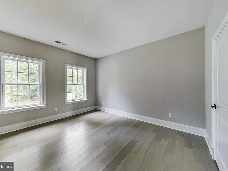 3104 Sleepy Hollow Rd — Photo 36