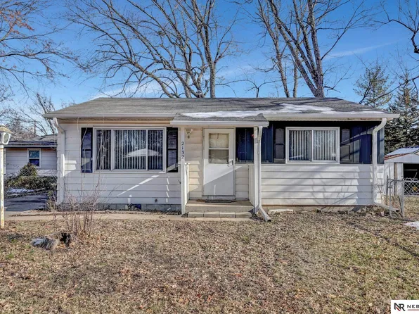 2132 Griffith St, Lincoln, NE 68503