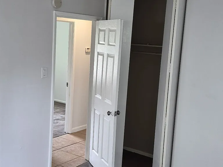 835 Utopia Ln — Photo 7