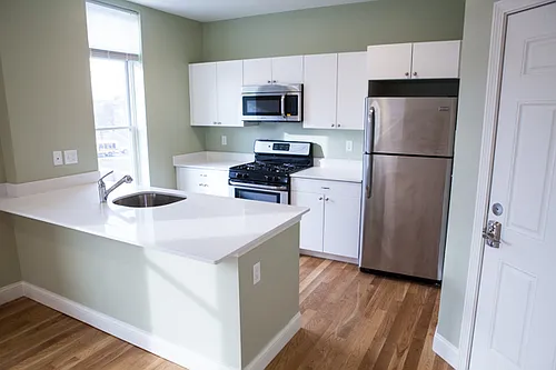 10 Roxbury St #2R Photo 1