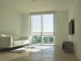 8888 Collins Ave