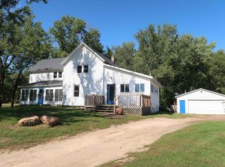 W8190 Phillips Rd, Poynette, WI 53955