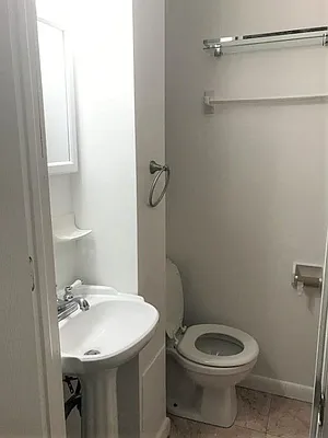 Rented by Charles Coutinho LLC | media 41