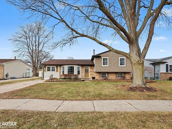 50161 Waterloo Dr, Chesterfield, MI 48047