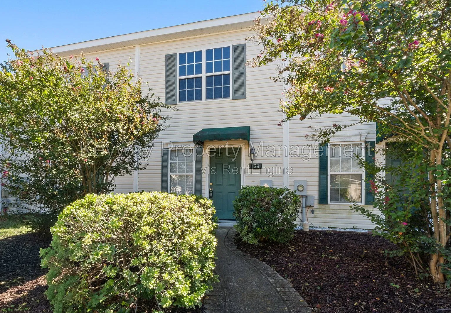 2 bed, 1.5 bath, 1120 sqft, $1,300 — Photo 2