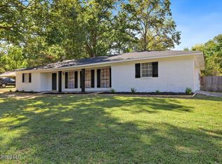 902 Wildwood Dr, Clinton, MS 39056