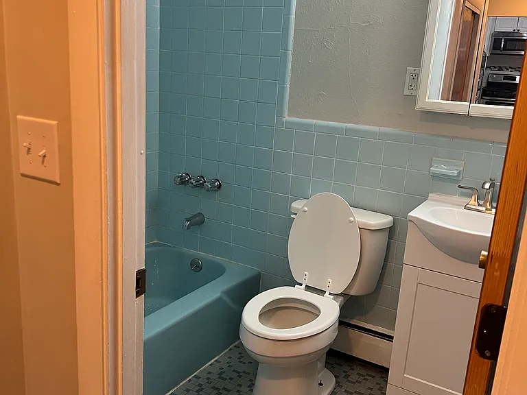 8 Carol Cir #B3 — Photo 3