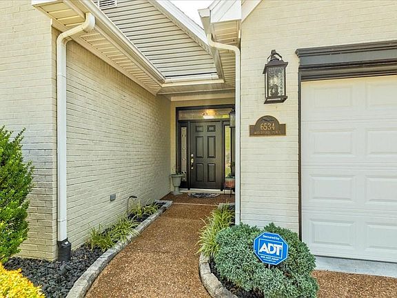 3rd image of 6534 Waterford Pl