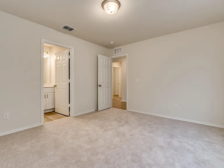 1201 Viscount St — Photo 16