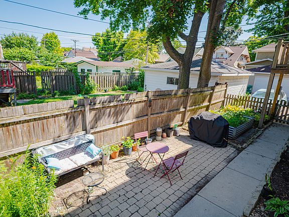 4th image of 646 Adams St APT 1W