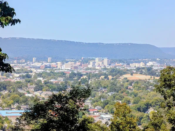 199 S Crest Rd, Chattanooga, TN 37404