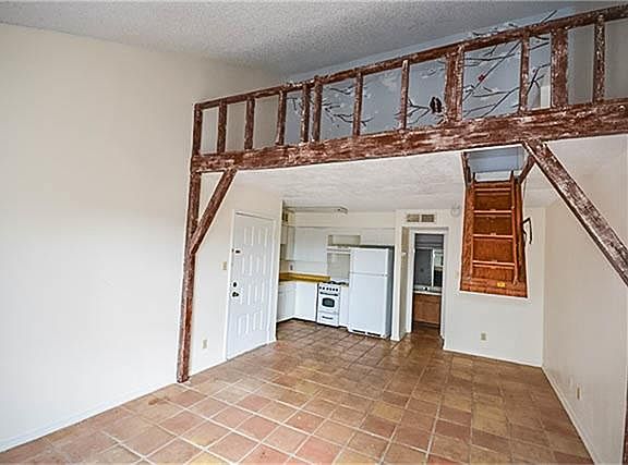 4th image of 10855 Meadowglen Ln APT 849