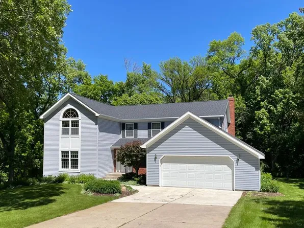 22166 River Oaks Dr, Fergus Falls, MN 56537