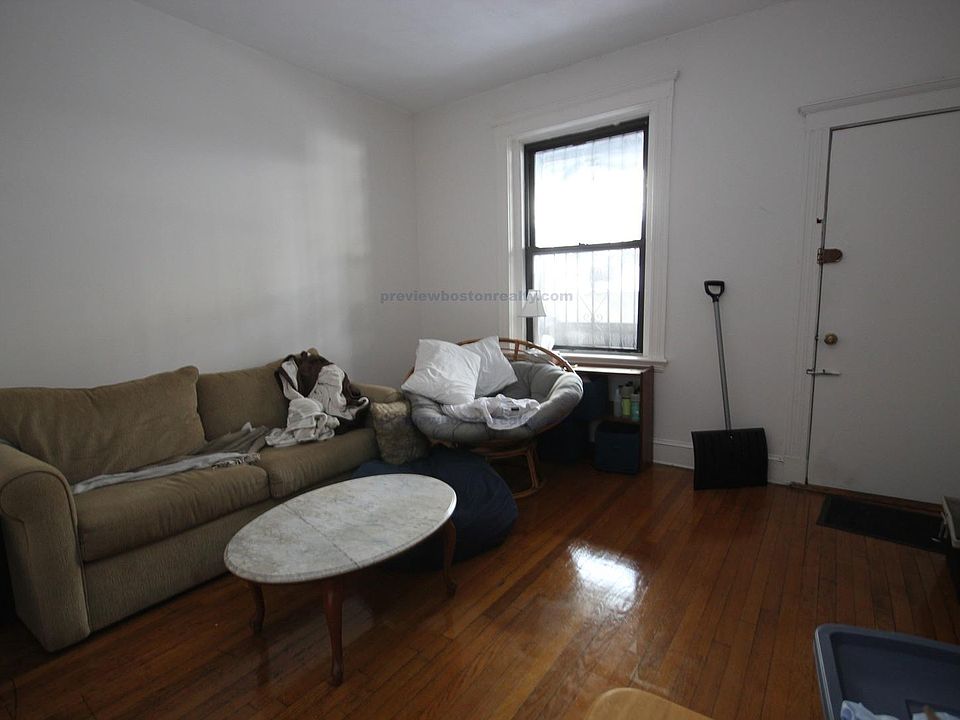 2nd image of 17 Cummings Rd #D1