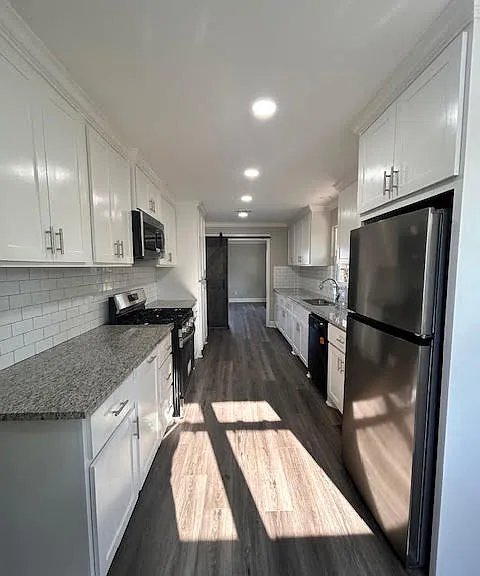 2712 Broadway St — Photo 4
