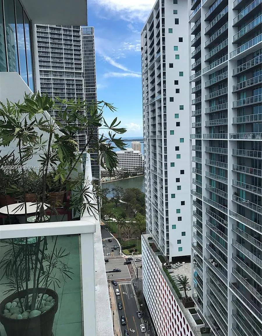 Brickell On The River — Photo 2