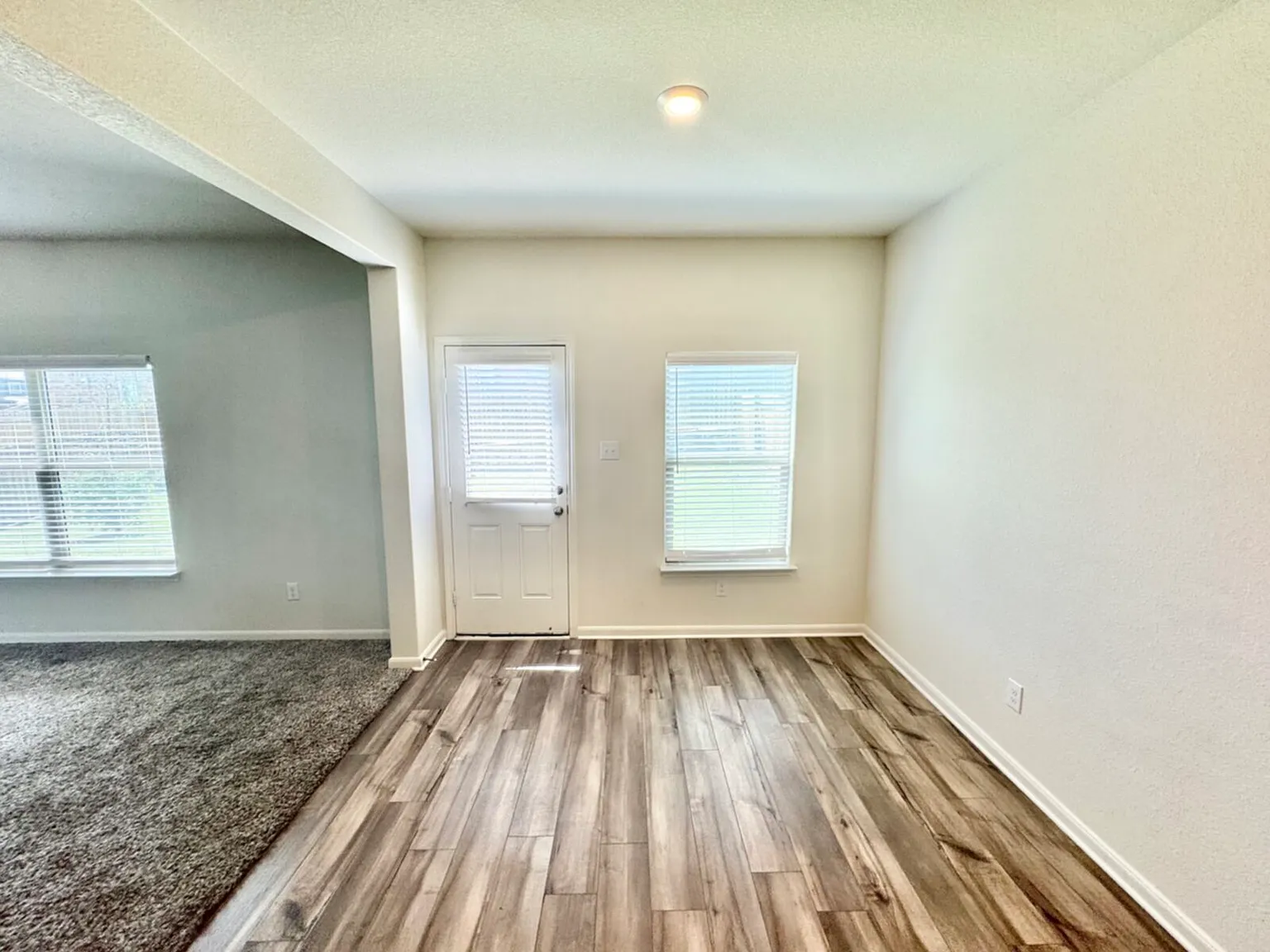 4 bed, 2.5 bath, 2209 sqft, $2,195 — Photo 4