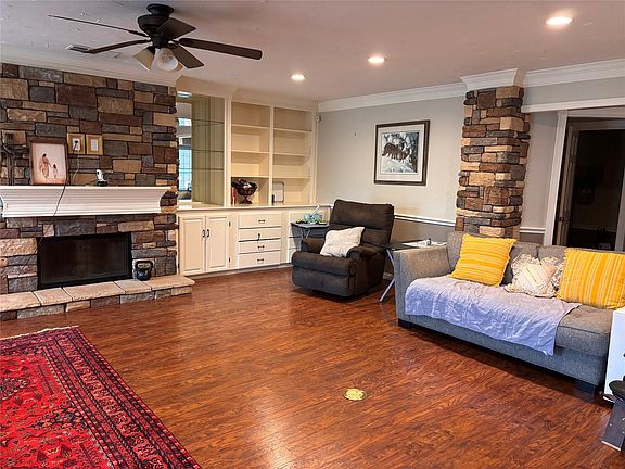 4th image of 6876 Permian Ln