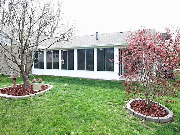 5th image of 2 Arbor Ln